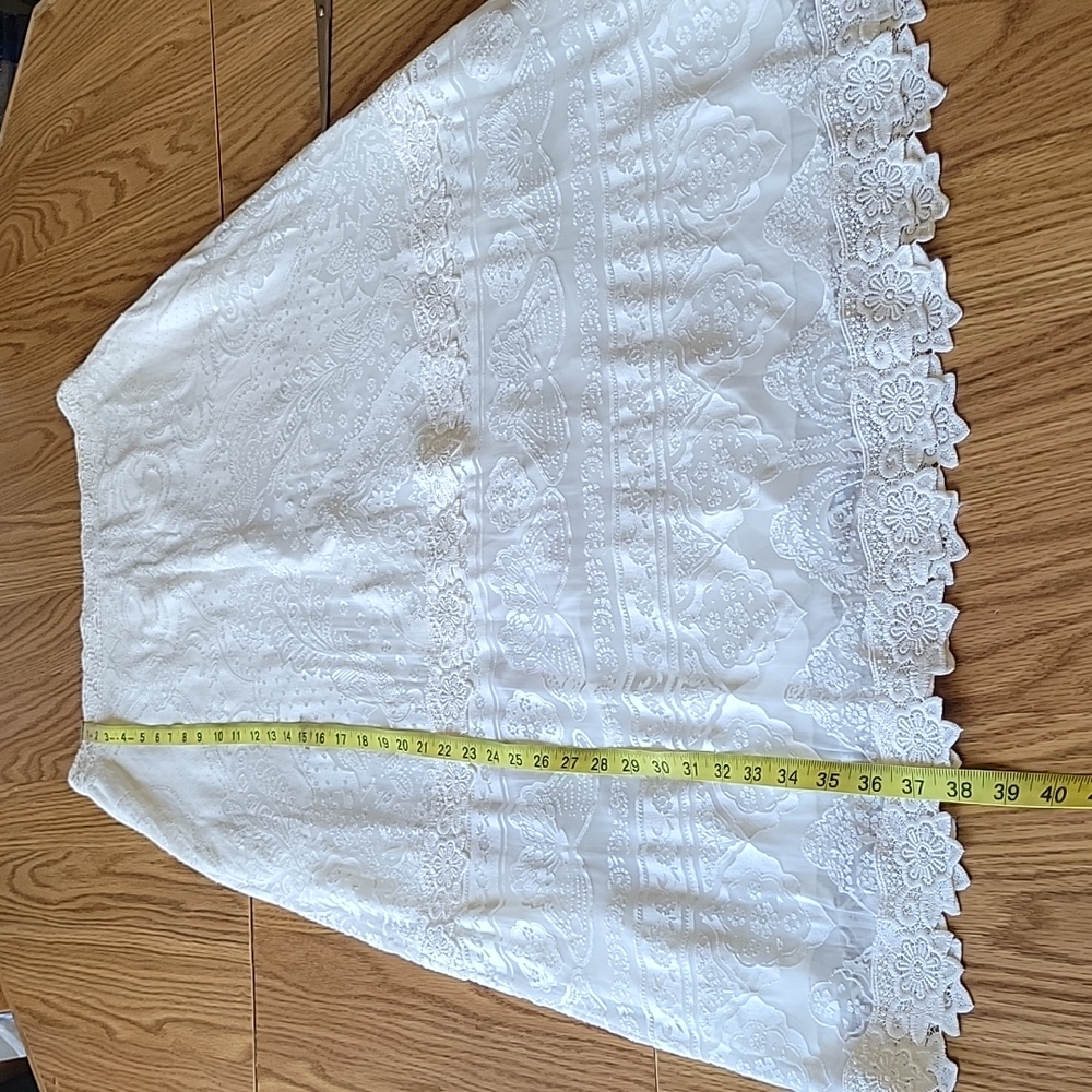 Elegant White Lace Maxi Skirt - Picture 14 of 16